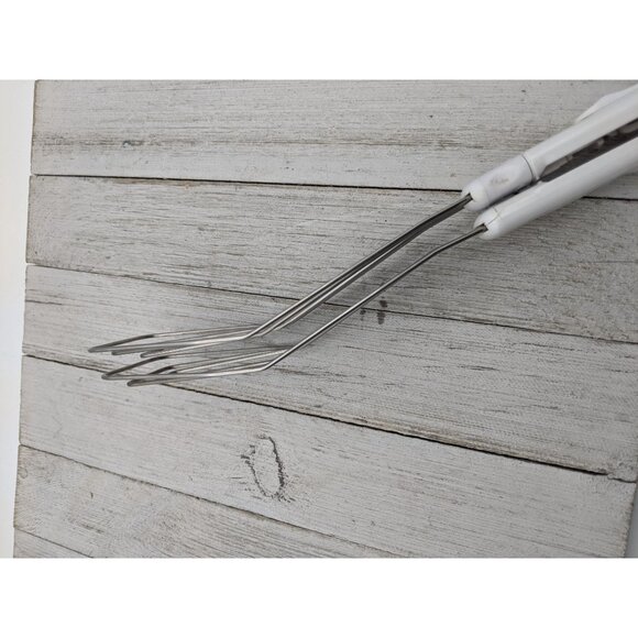 White Whisk Locking Handle Tongs 11 1/2"  Kitchen Utensil Spatula - Picture 4 of 8